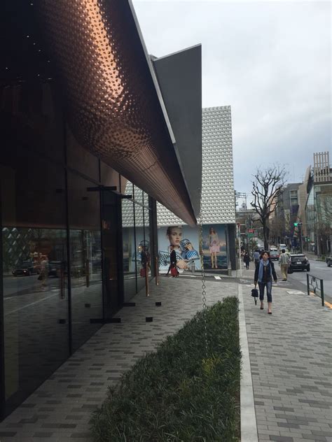 miu miu omotesando